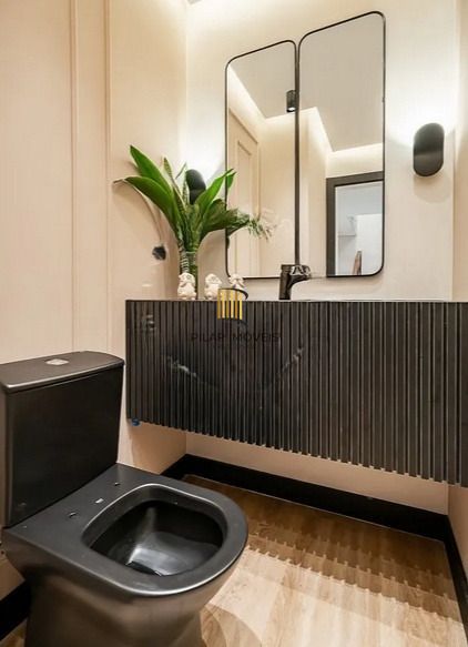 Vende-se luxuosa cobertura com 270m²- 3 suítes, 3 vagas e piscina no Auxiliadora