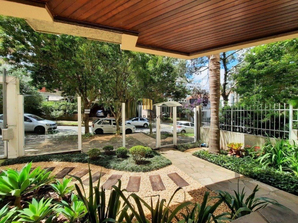 Vende-se apartamento com 2 quartos (1 suíte), 61 m² e 1 vaga – Petrópolis