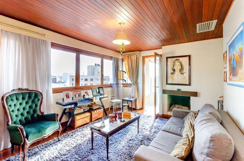 Vende-se cobertura com 3 quartos (1 suíte), 311m² e 3 vagas – Rio Branco