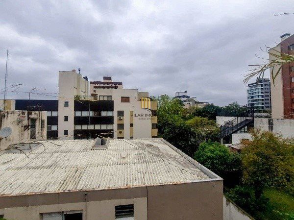 Vende-se ampla cobertura 2 quartos com suíte e vaga coberta e escriturada - 134m² -  Rio Branco