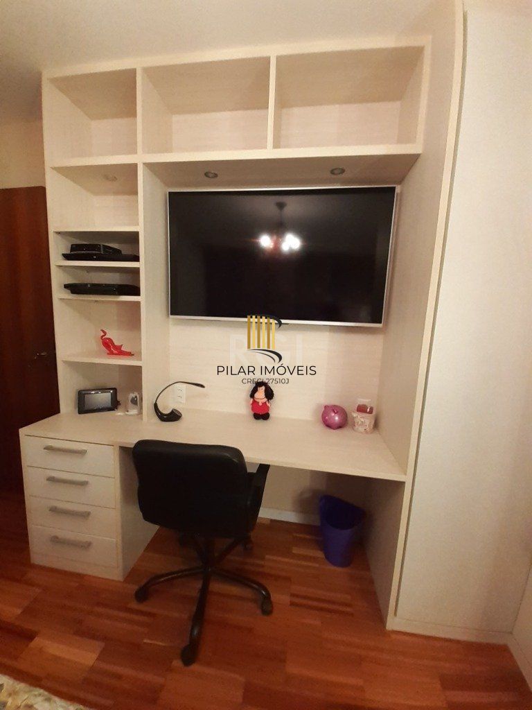 Casa 3 dormitórios, 2 suítes, 4 vagas, 257,52 m² de área privativa, no Bairro Ipanema
