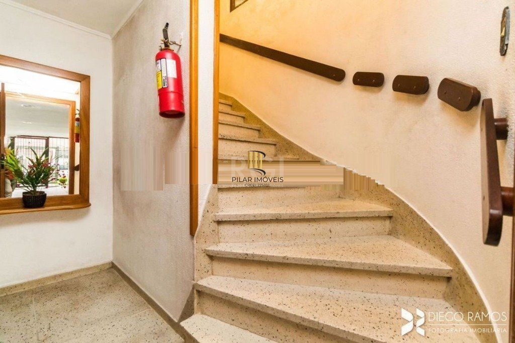 Apartamento para Venda - 79m², 2 dormitórios, 1 vaga - Partenon