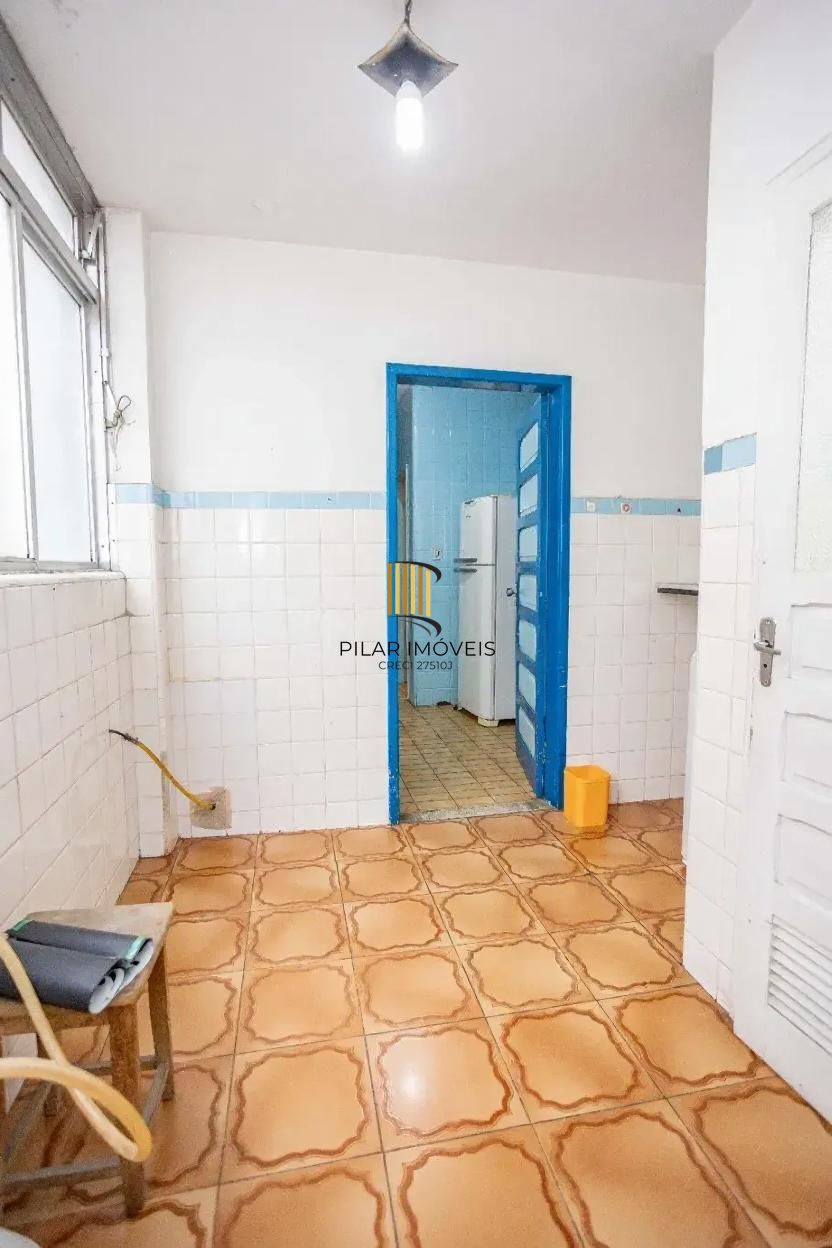 Vende-se apartamento com 3 quartos, 1 vaga e 145 m² – Moinhos de Vento