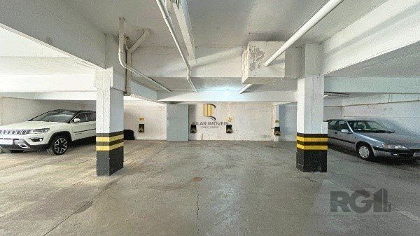 Apartamento de 200m², 4 quartos, 1 suíte e 4 vagas – Moinhos de Vento