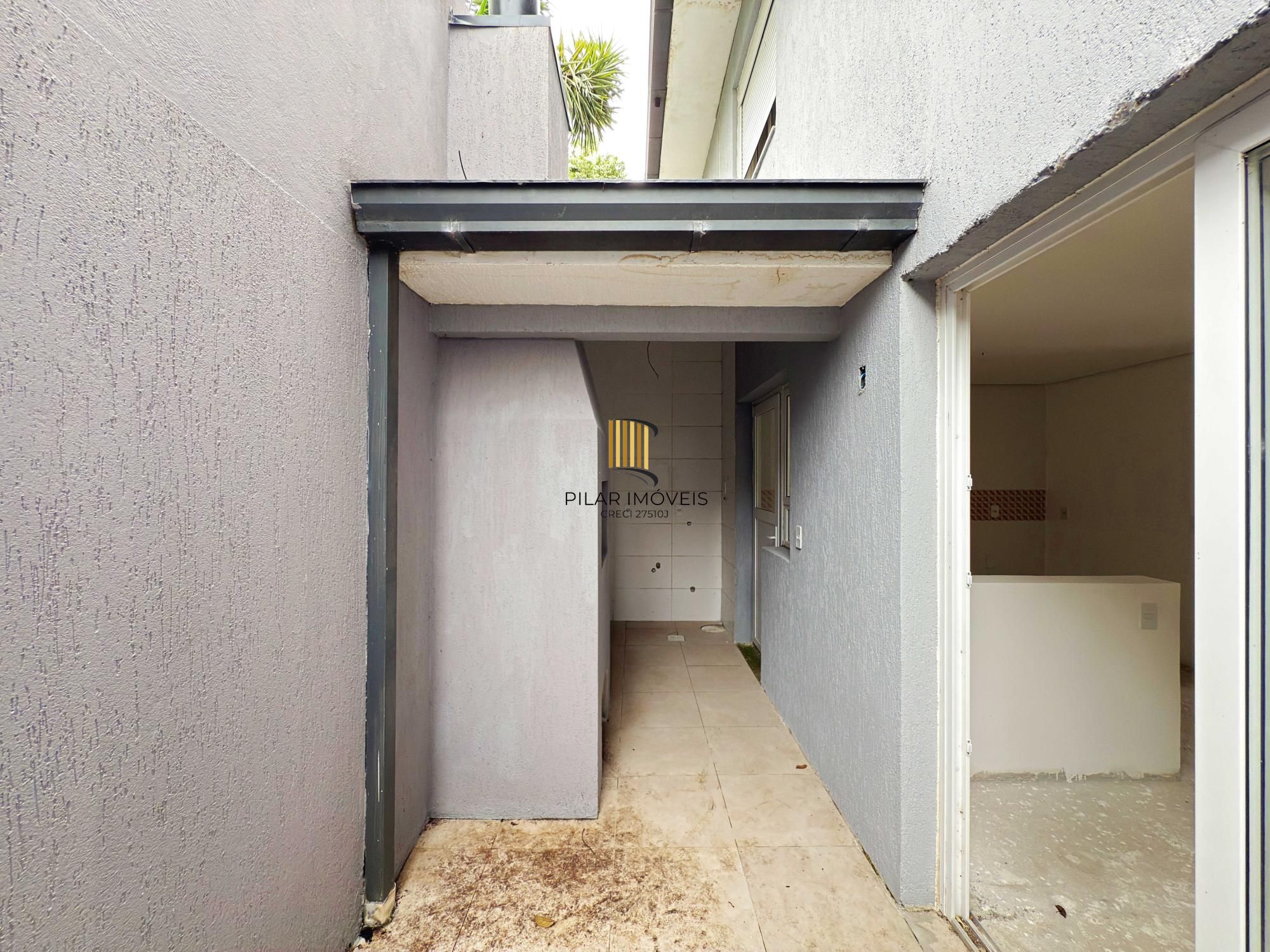 Vende-se casa em condomínio com 4 dormitórios (2 suítes), 3 vagas  – Tristeza