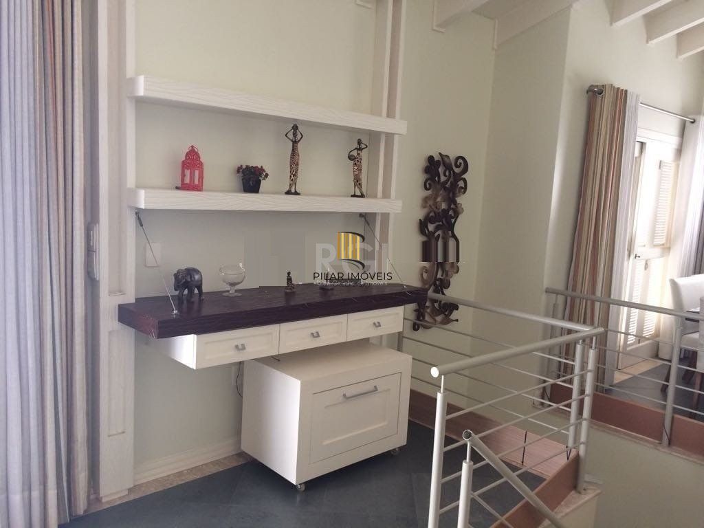 Cobertura para Venda - 248m², 3 dormitórios, sendo 1 suites, 2 vagas - Mont Serrat
