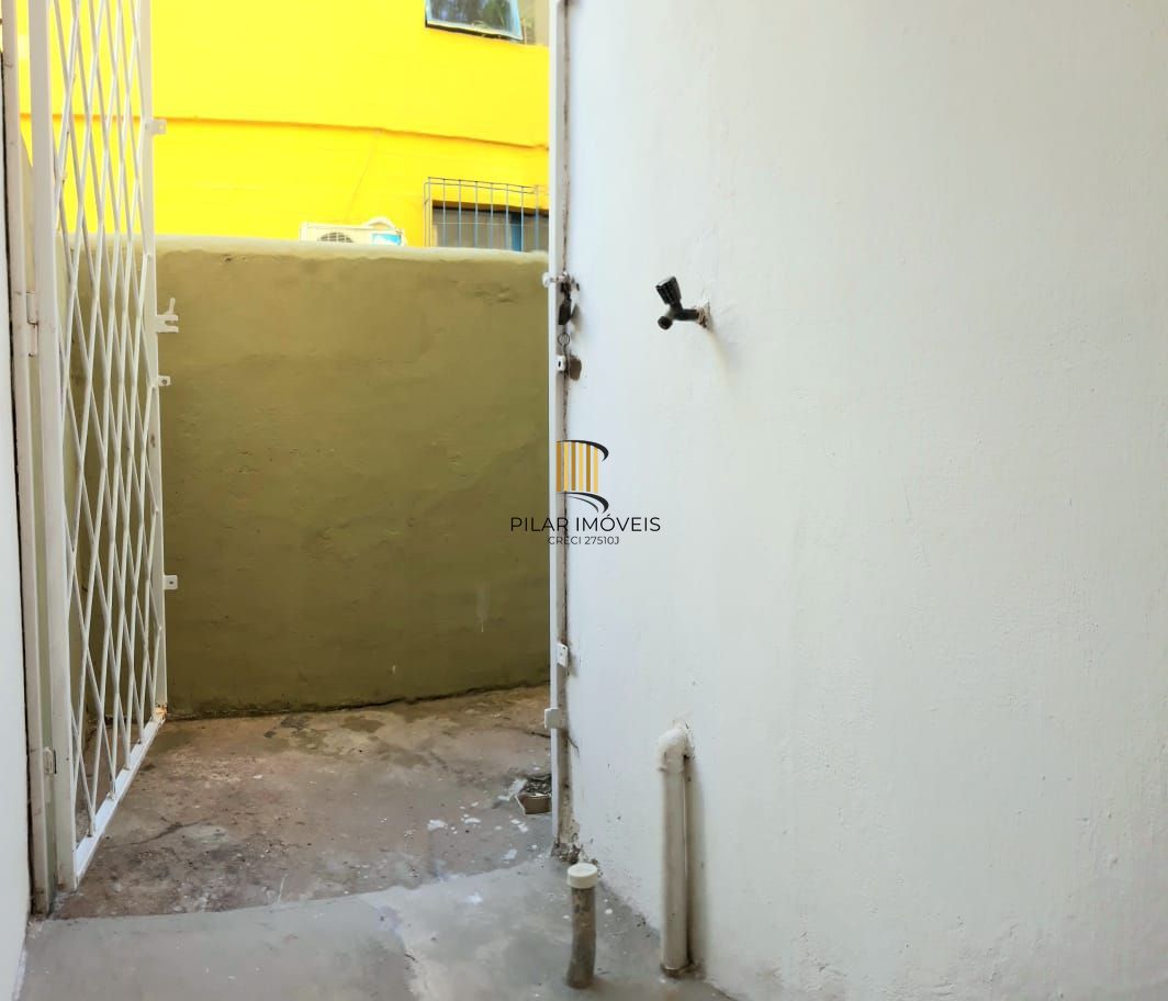 Vende-se apartamento térreo com 1 quarto, pátio privativo e 44 m² – Higienópolis