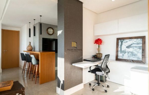 Vende-se amplo apartamento com 3 suítes, 126m² e 2 vagas - Petrópolis