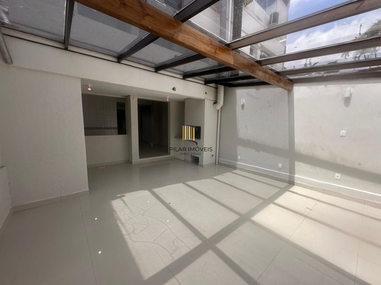 Vende-se casa com 4 suítes, 184m² e 4 vagas – Chácara das Pedras