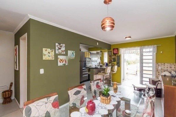 Vende-se belo sobrado com 3 quartos com suíte e 3 vagas cobertas - 182m² - Vila Ipiranga