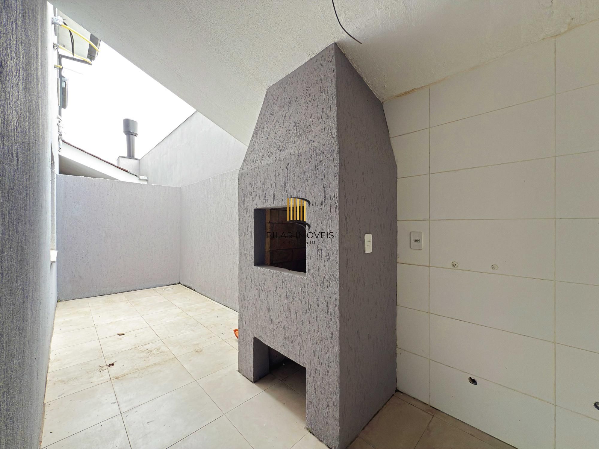 Vende-se casa em condomínio com 4 dormitórios (2 suítes), 3 vagas  – Tristeza