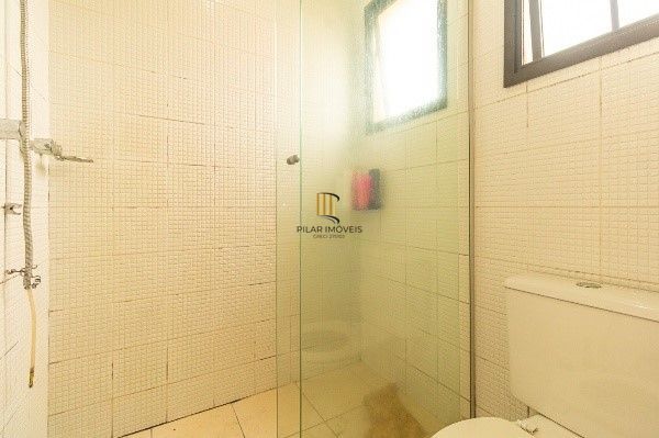 Cobertura com 3 quartos, 2 suítes e 2 vagas no Petrópolis – Vista deslumbrante!