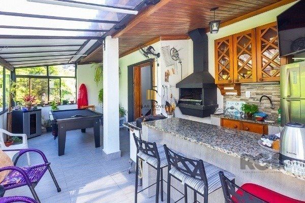 Cobertura para Venda - 100.94m², 3 dormitórios, sendo 1 suites, 2 vagas - Petrópolis