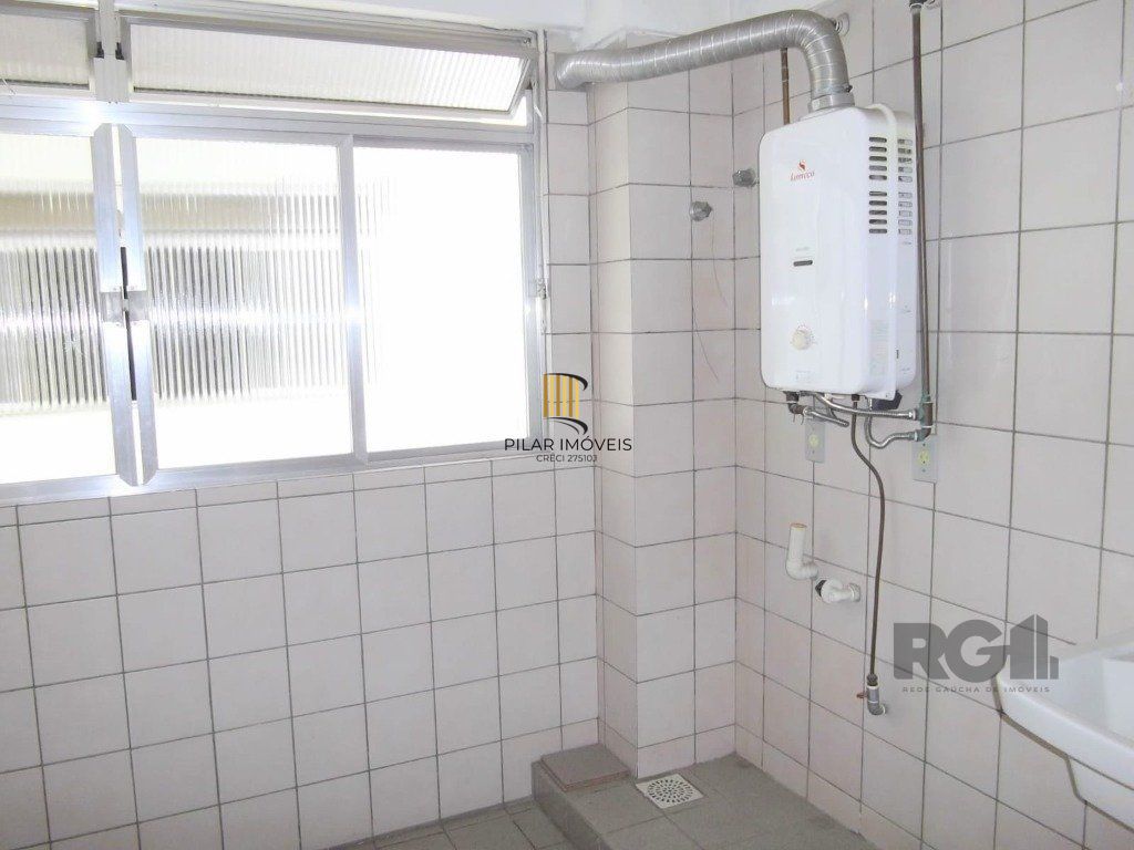 Apartamento 2 dormitórios, 1 suíte, 1 vaga - 90m² de área privativa no Bairro Mont Serrat