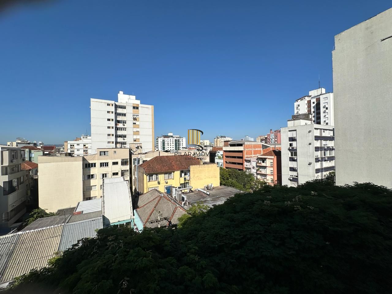 Vende-se apartamento 3 quartos, dependencia completa - 83m² - Bom fim