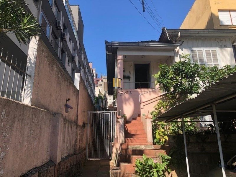 Terreno amplo com 8,80m²x63,50m² de área total, excelente localização no Bairro Petrópolis