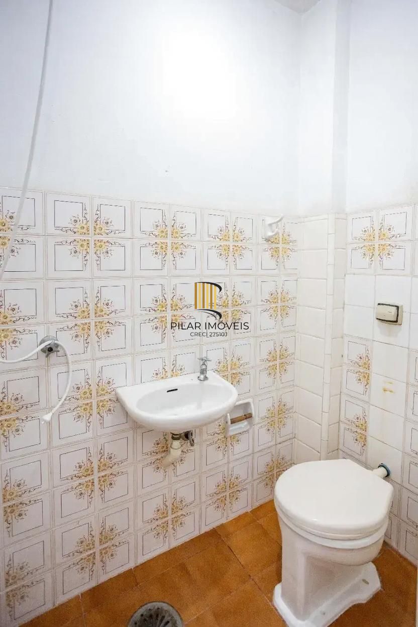Vende-se apartamento com 3 quartos, 1 vaga e 145 m² – Moinhos de Vento