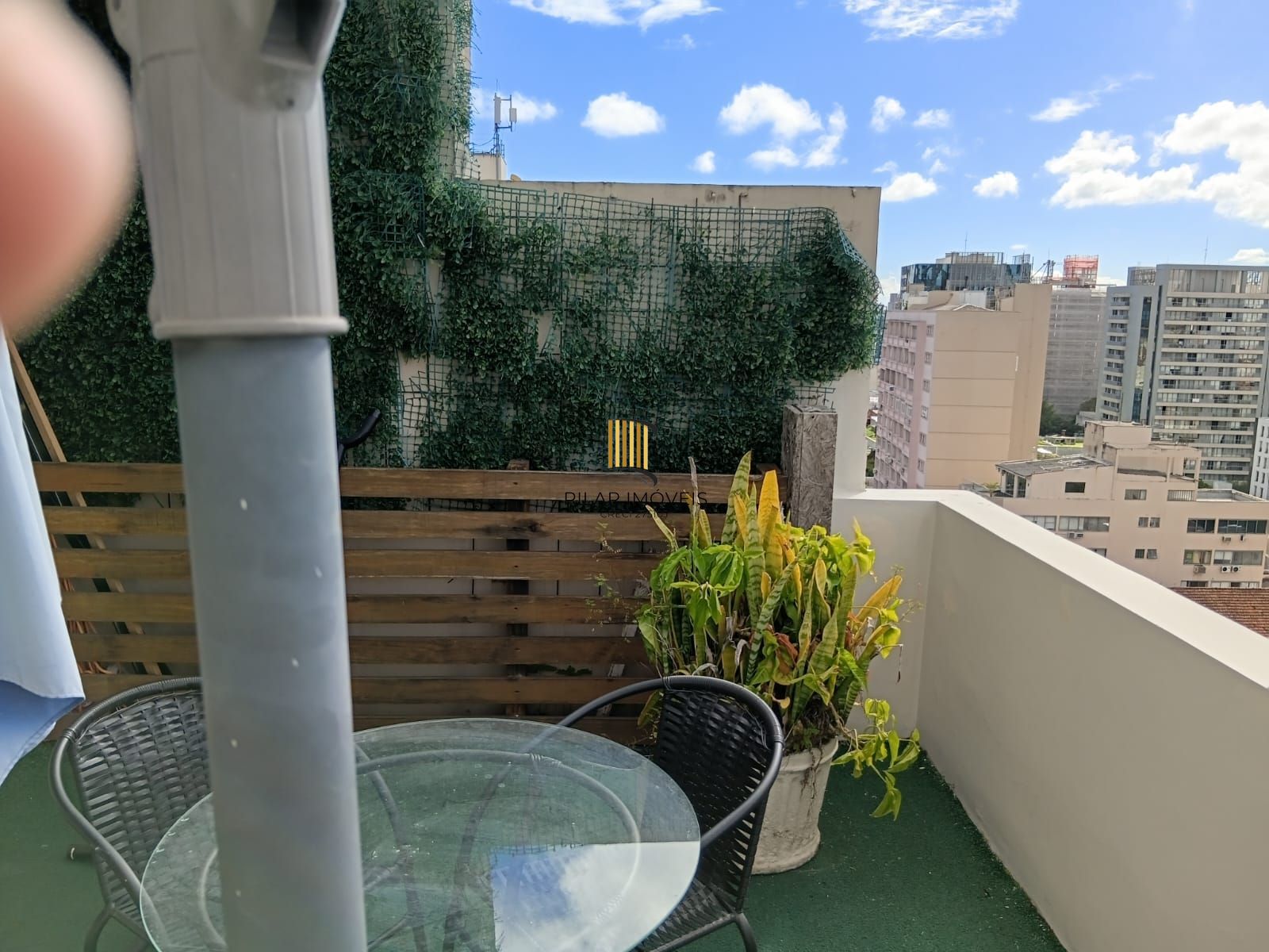 Vende-se cobertura comercial com Terraço – Moinhos de Vento