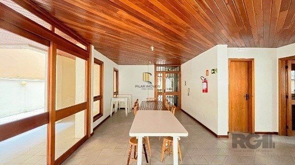Apartamento com 3 Dormitórios, Suíte e Sacada e 1 vaga - 115m² - Petrópolis