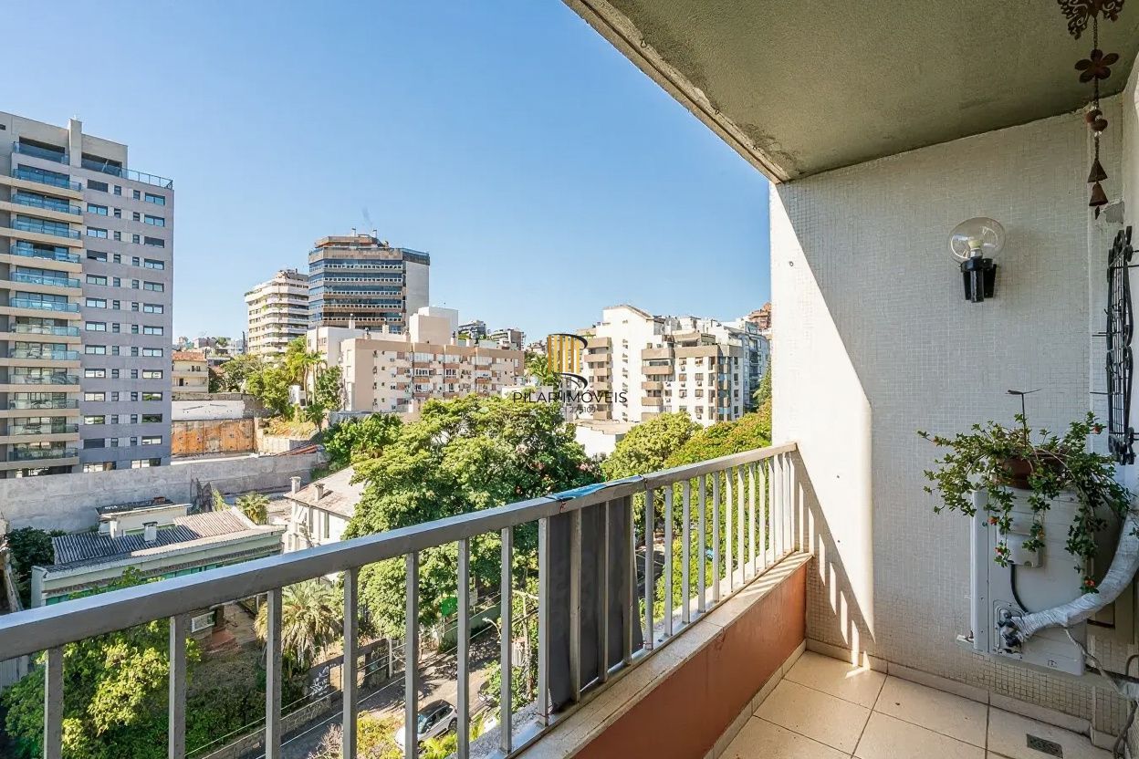 Vende-se apartamento com 3 quartos (1 suíte), 139 m², 2 vagas – Moinhos de Vento