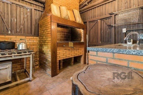 Apartamento Amplo de 3 Dormitórios com Suíte, Lareira e Infraestrutura Completa - 146m² - Mont Serrat