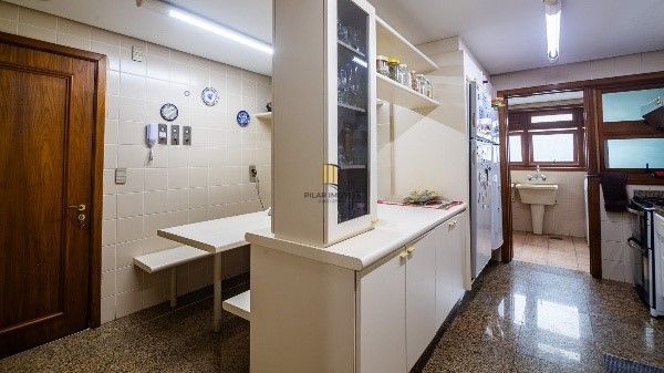 Apartamento com 4 suítes, churrasqueira e 3 vagas - 287m² - Bela Vista