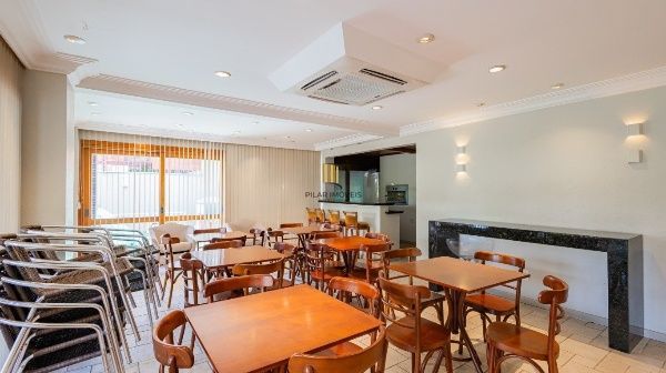 Vende-se apartamento com 2 quartos( 1 suíte), 96m², sacada e 2 vagas - Mont Serrat