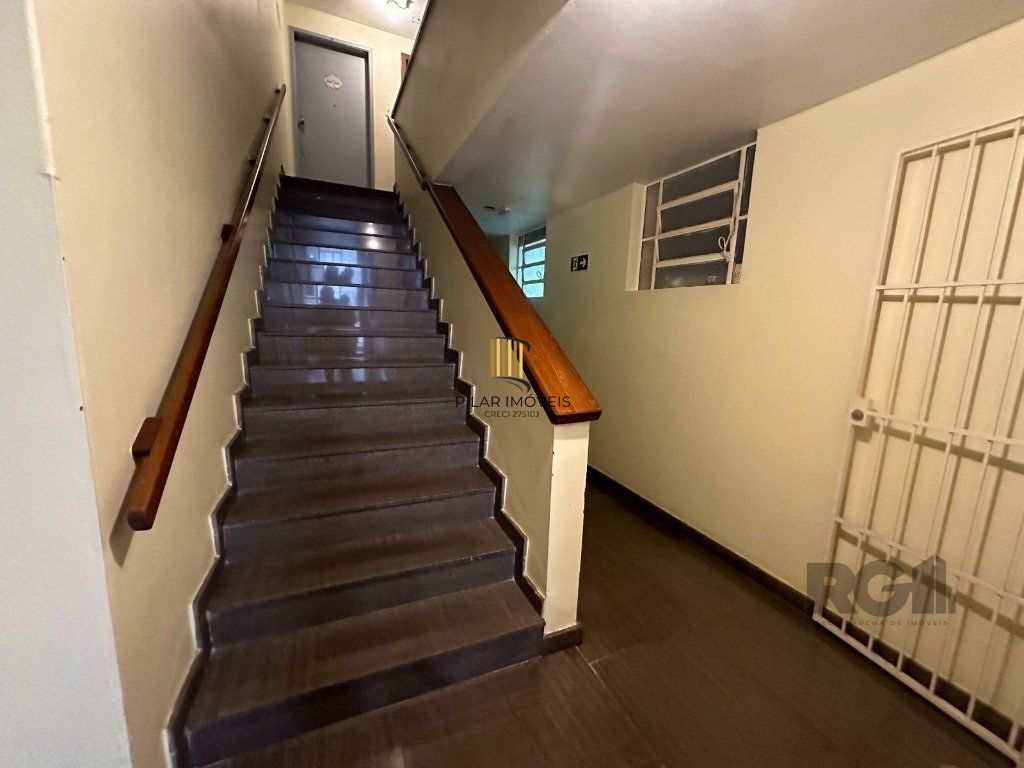 Vende-se apartamento 2 quartos espaçosos com vaga rotatirva próximo ao Mãe de Deus - 54m² - Medianeira