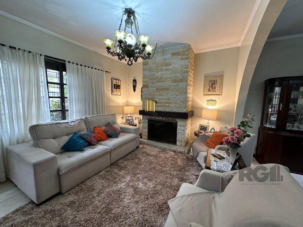 Vende-se ampla casa 3 quartos com hidro, 2 vagas, living com ladeira e salão de festas com churrasqueira - 260m² - Medianeira