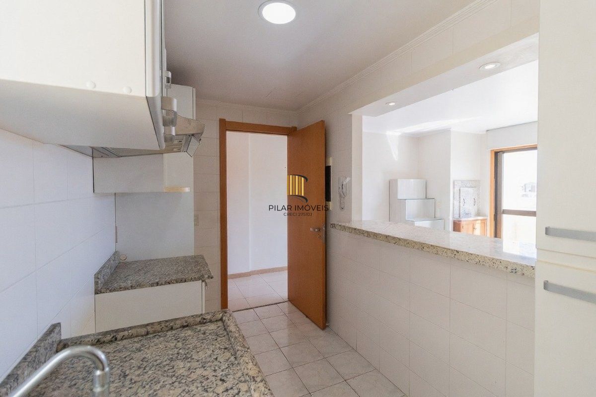 Vende-se apartamento com 3 quartos (1 suíte), 90m² e 2 vagas – Passo da Areia