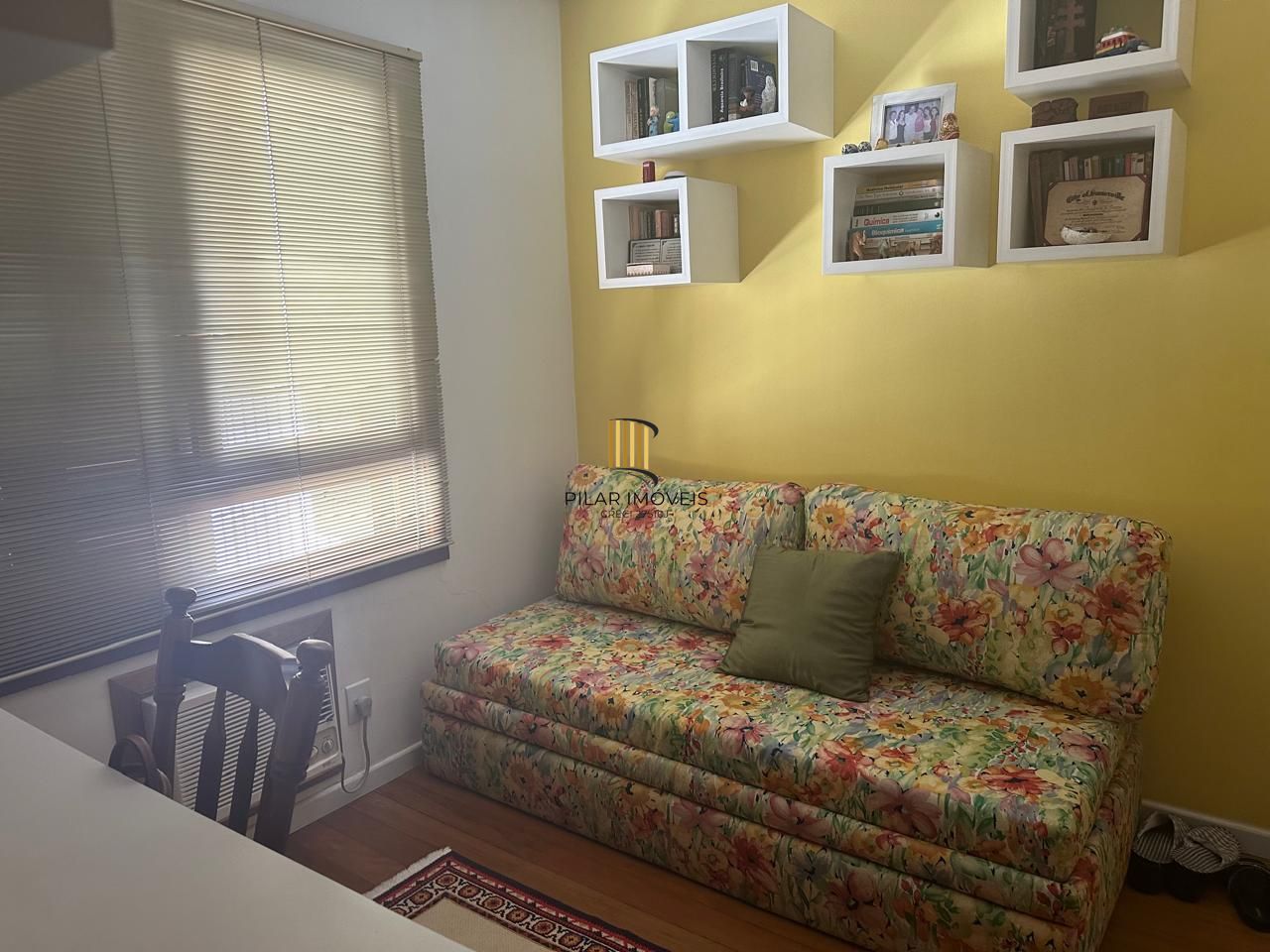 Vende-se apartamento com 2 quartos (1 suíte), 70m² e 1 vaga – Mont Serrat