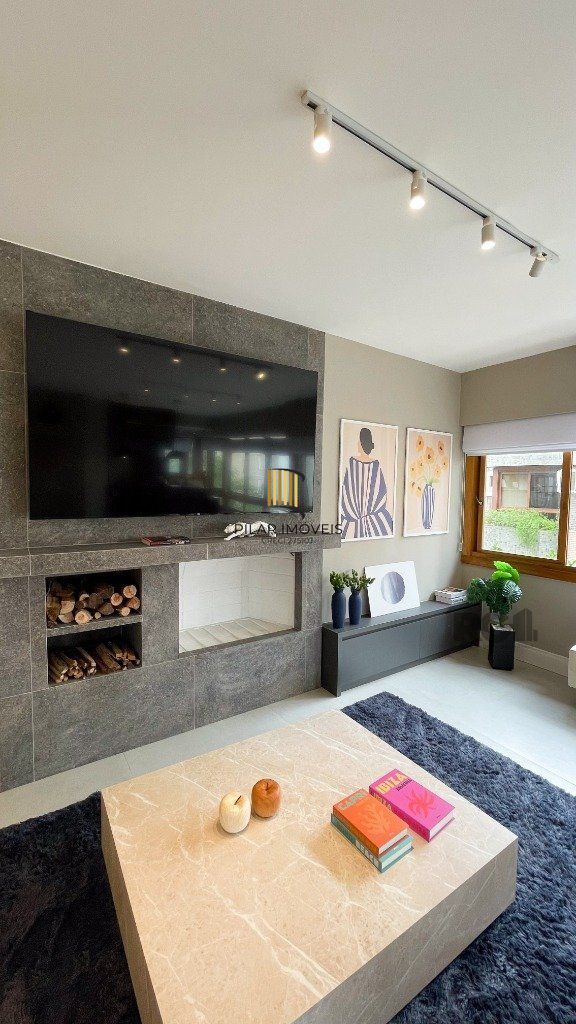 Vende-se luxuoso apartamento 3 quartos com suíte, 2 vagas, com churrasqueira e hidro - 148m² -  Petrópolis