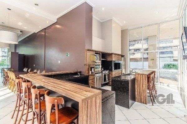 Apartamento de alto padrão, 3 suítes, 3 vagas, ao lado da Praça da Encol