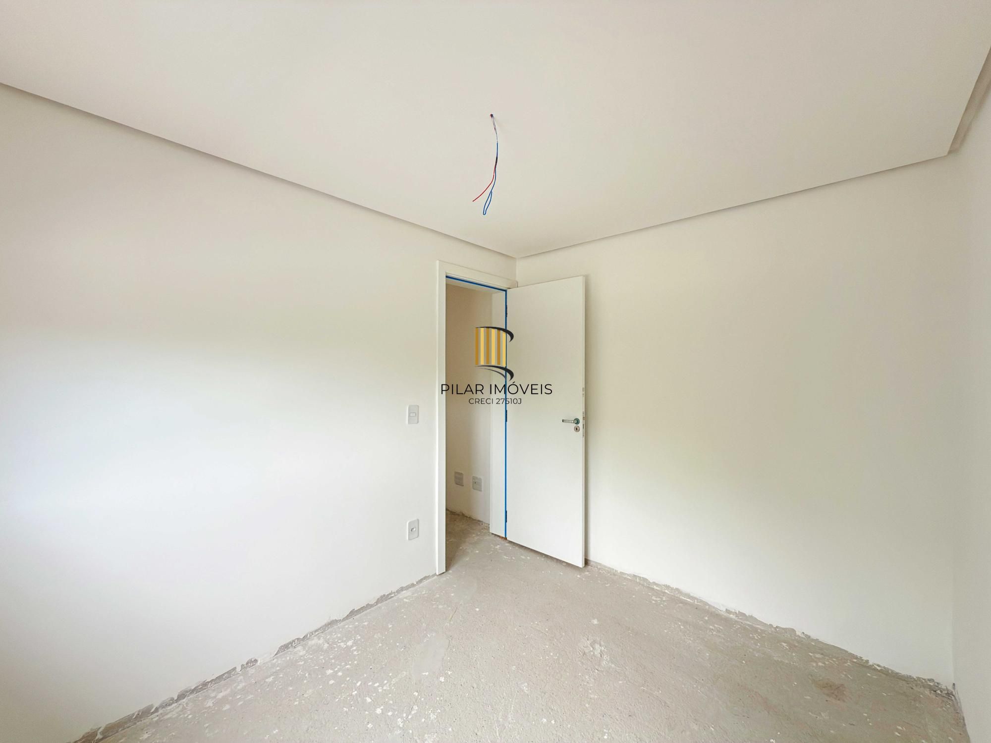 Vende-se casa em condomínio com 4 dormitórios (2 suítes), 3 vagas  – Tristeza