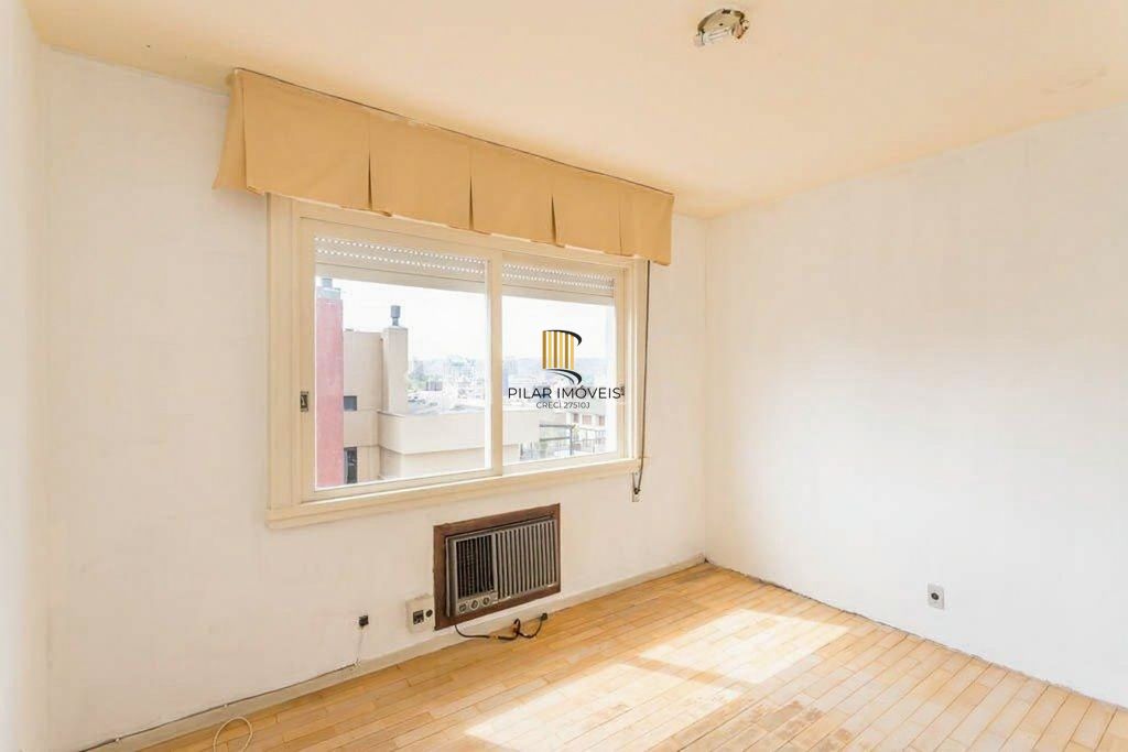 Vende-se ampla cobertura com 3 quartos (1 suíte), 283m² e 2 vagas - Petrópolis