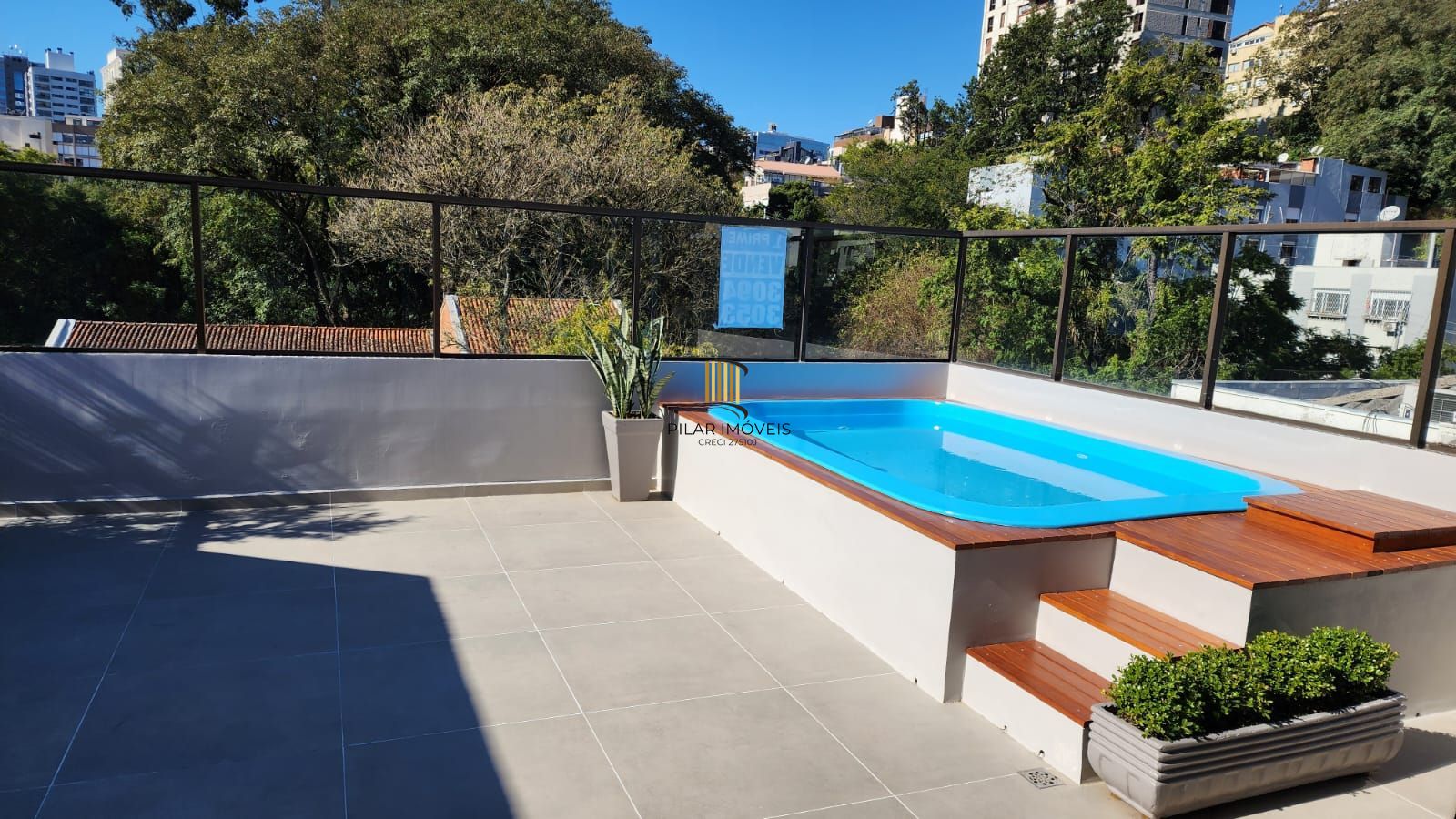 Vende-se cobertura com 2 quartos(2 suítes), piscina, 2 vagas e 235 m² – Mont`Serrat