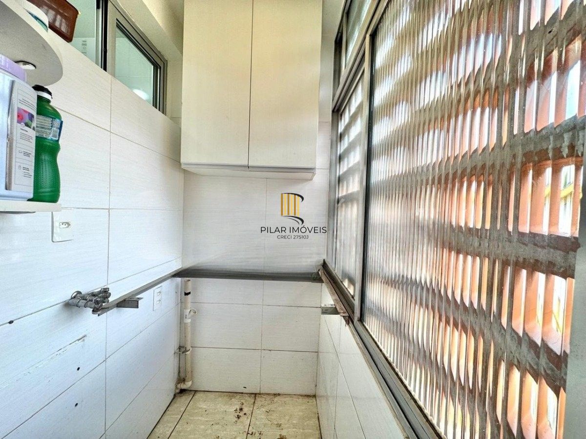 Vende-se apartamento com 2 quartos, 2 vagas – Passo da Areia
