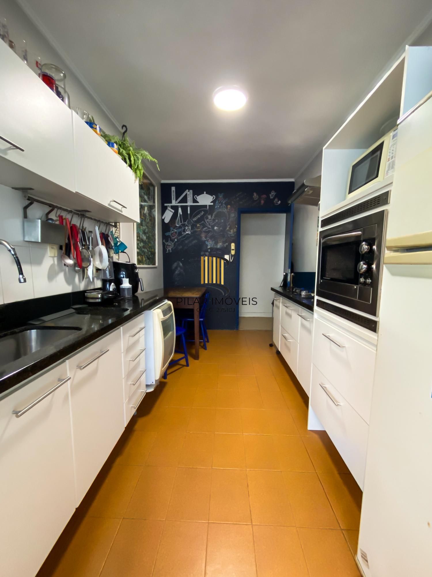 Vende-se apartamento com 2 quartos, 88m², churrasqueira e 1 vaga – Santa Cecília