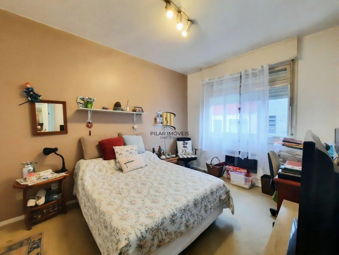 Vende-se apartamento com 3 quartos(1 suíte), 184m² e 2 vagas - Bom Fim