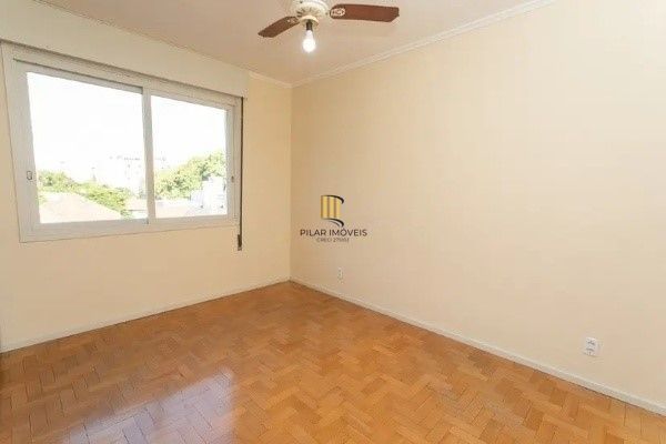 Vende-se apartamento com 3 quartos, 1 suíte, 2 vagas e 116m² - Moinhos de Vento