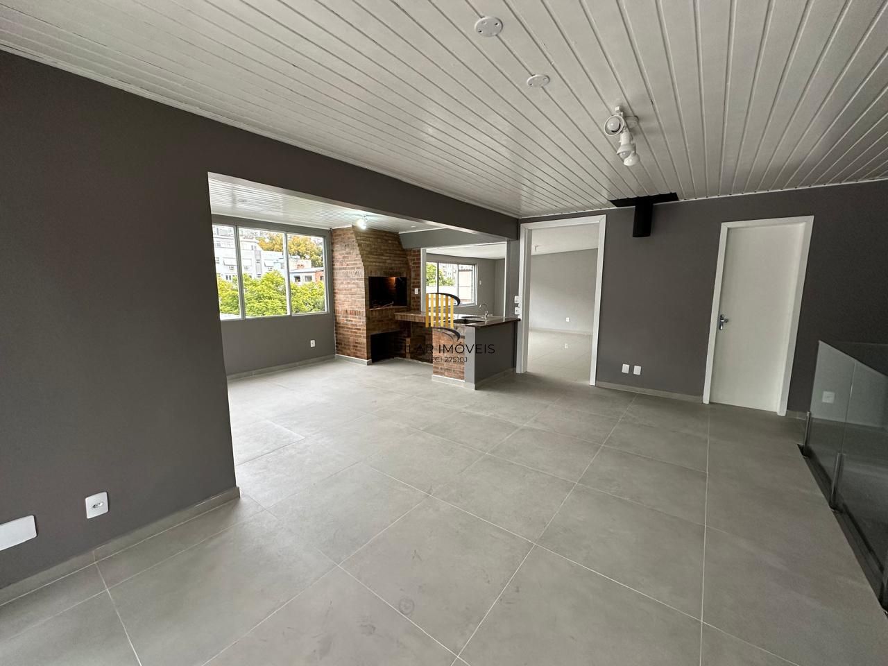 Vende-se cobertura com 2 quartos(2 suítes), piscina, 2 vagas e 235 m² – Mont`Serrat