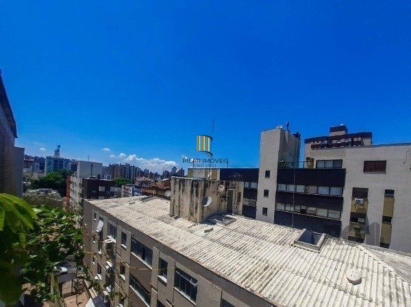 Vende-se ampla cobertura 2 quartos com suíte e vaga coberta e escriturada - 134m² -  Rio Branco