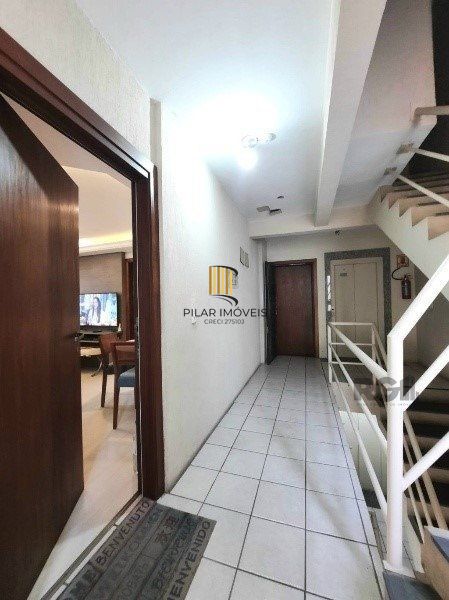 Vende-se apartamento com 2 quartos (1 suíte), 61 m² e 1 vaga – Petrópolis