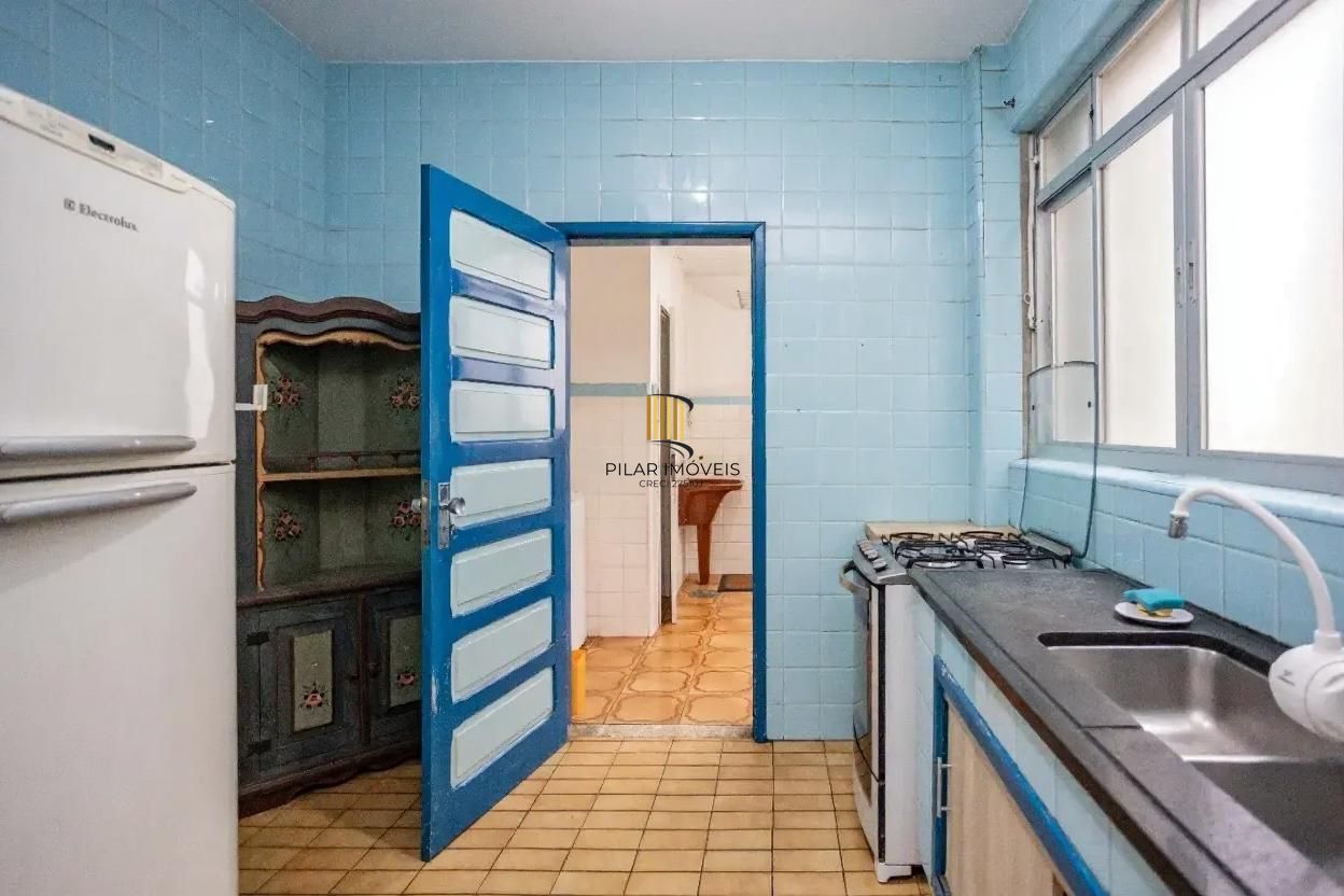 Vende-se apartamento com 3 quartos, 1 vaga e 145 m² – Moinhos de Vento