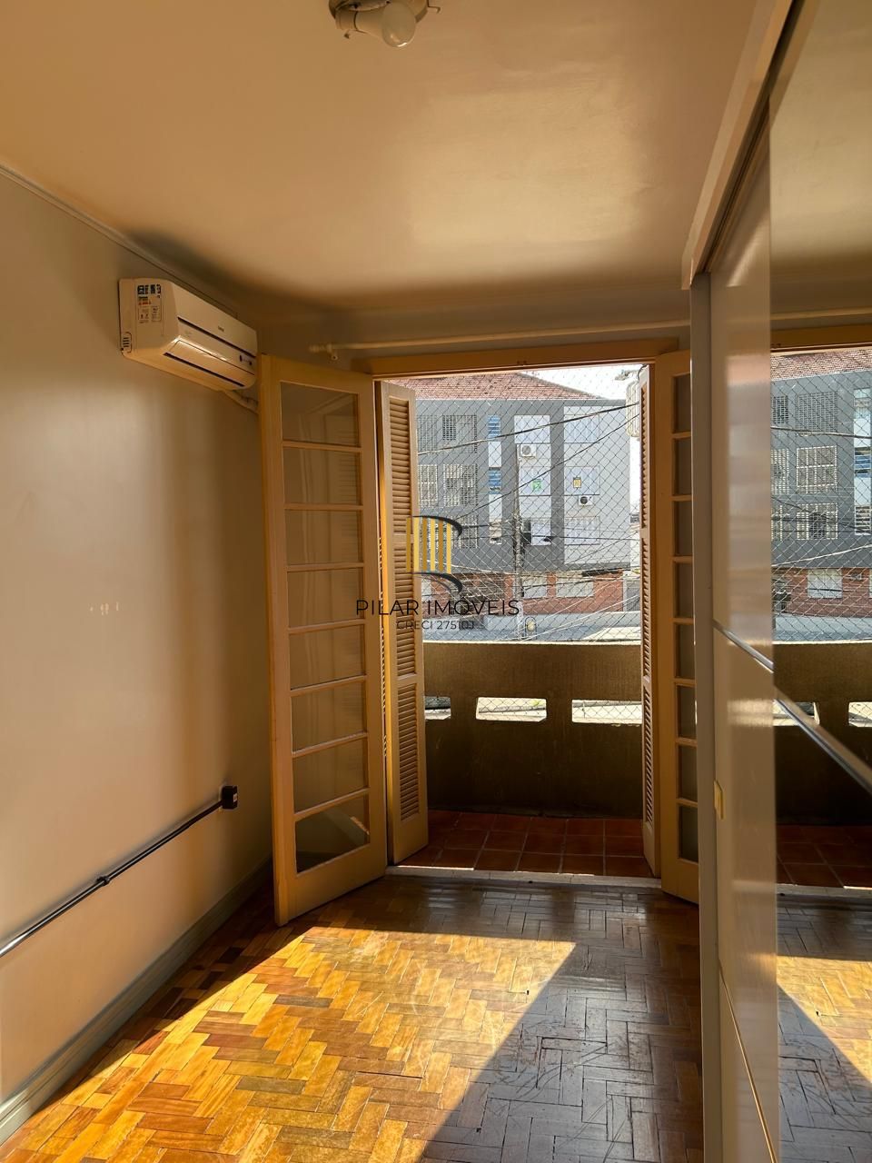 Vende-se apartamento com 3 quartos, 126m² e – Av. João Pessoa