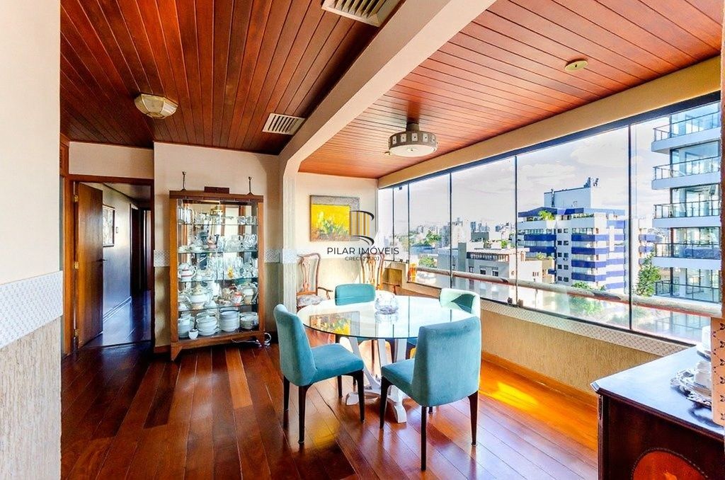 Vende-se cobertura com 3 quartos (1 suíte), 311m² e 3 vagas – Rio Branco