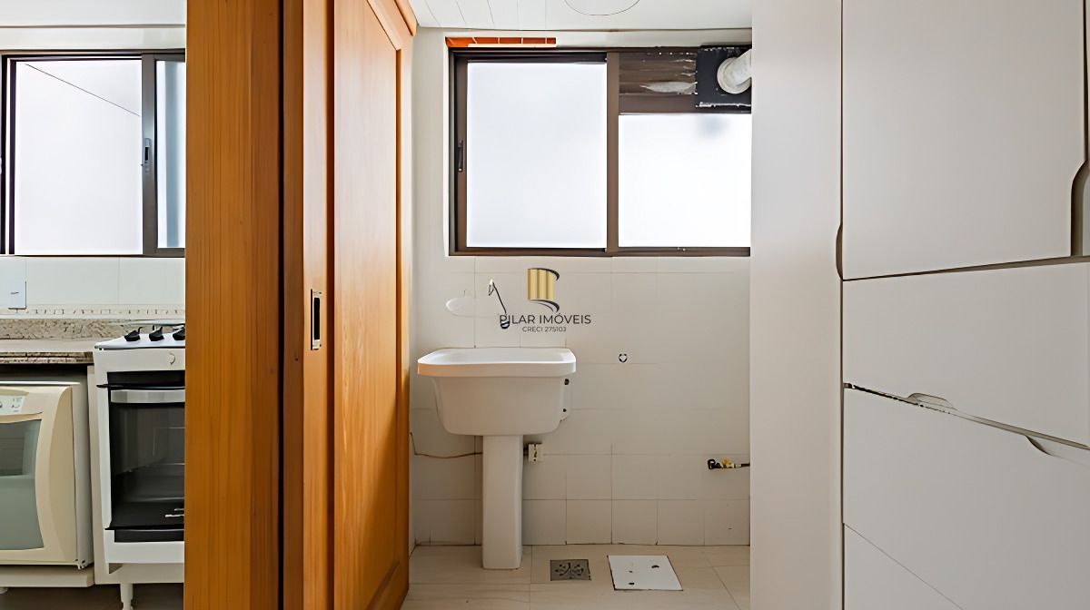 Vende-se apartamento com 2 quartos( 1 suíte), 96m², sacada e 2 vagas - Mont Serrat