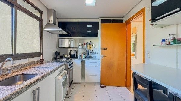 Vende-se apartamento com 3 quartos, churrasqueira e 114m² - Auxiliadora.