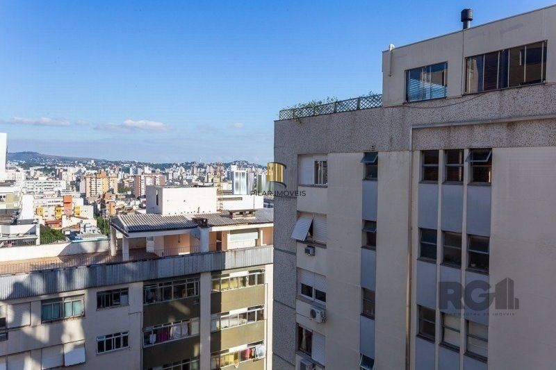 Apartamento 2 dormitórios, 2 banheiros, 1 vaga de garagem no Bairro Independência