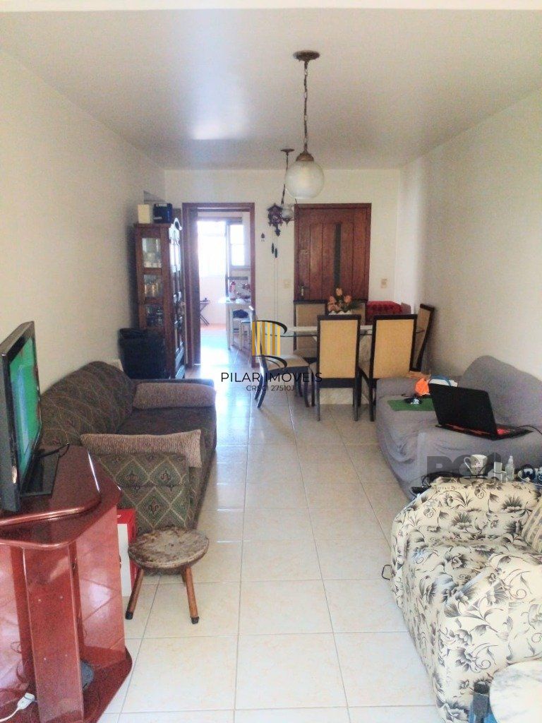 Apartamento de 2 dormitórios, 2 banheiros e 1 vaga de garagem no Bairro Petrópolis